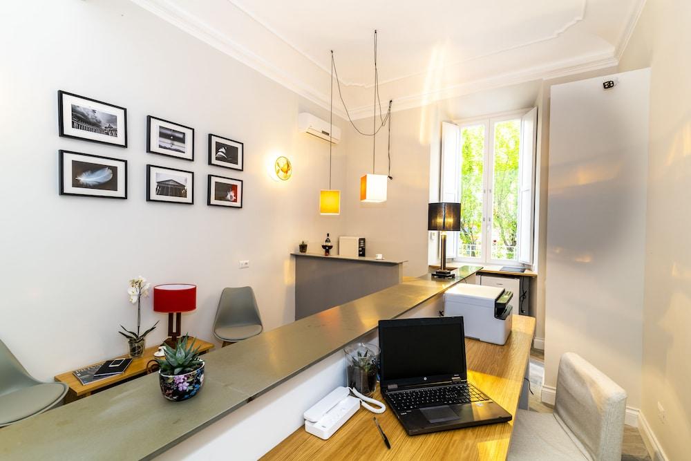 Eccelso Hotel Rome Bagian luar foto